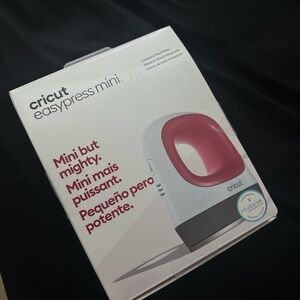 cricut easy press mini in raspberry!❤️